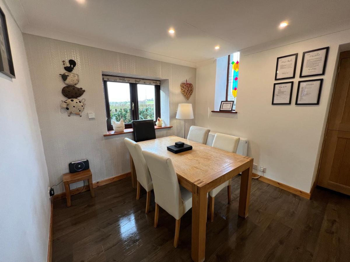 3 Bed Detached Cottage- Log Burner Mountain Views ビューマリス エクステリア 写真