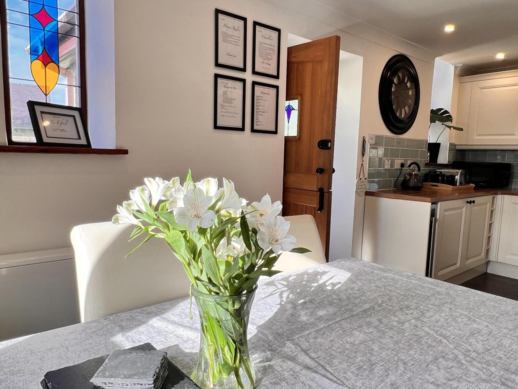 3 Bed Detached Cottage- Log Burner Mountain Views ビューマリス エクステリア 写真