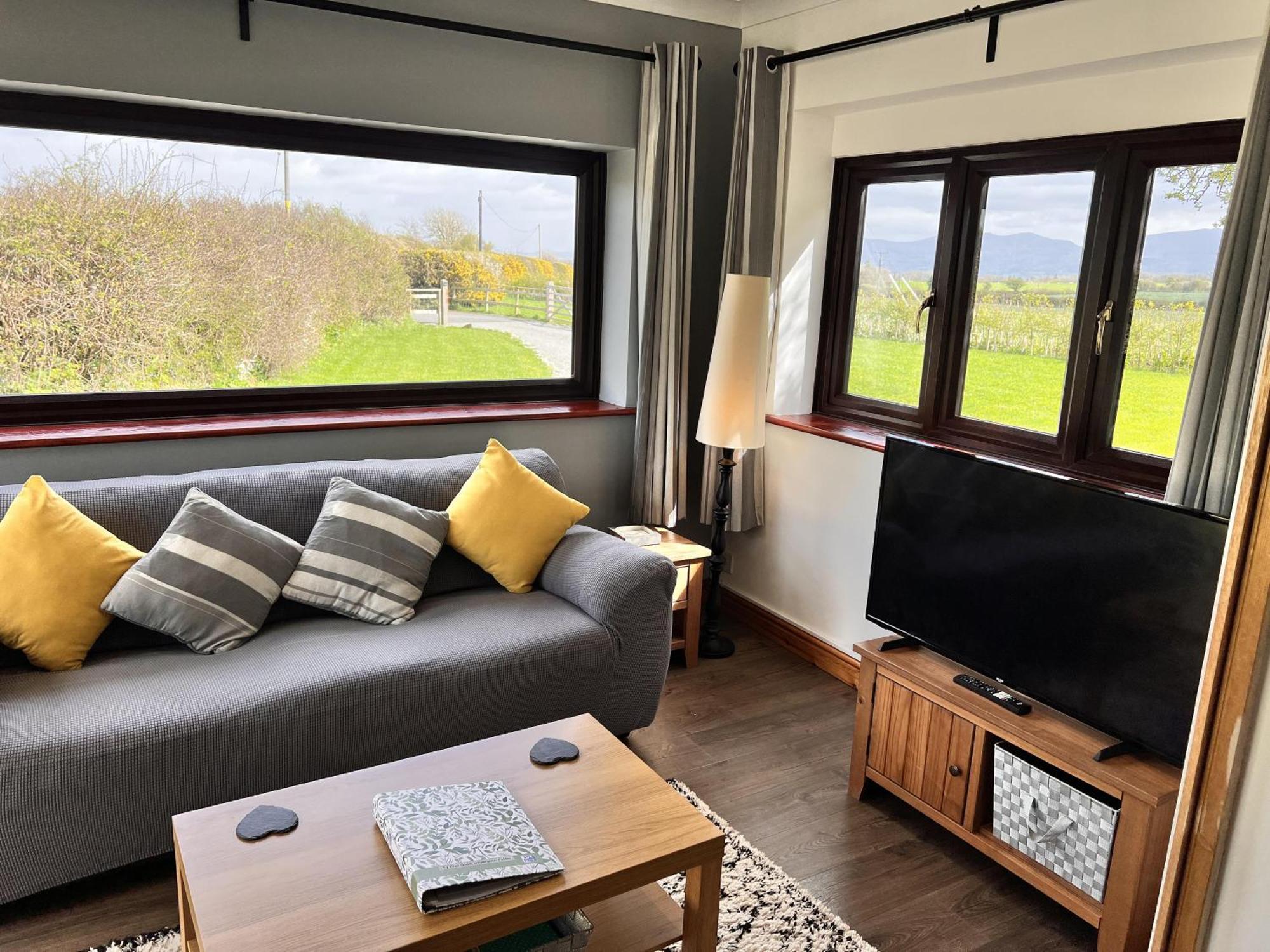3 Bed Detached Cottage- Log Burner Mountain Views ビューマリス エクステリア 写真